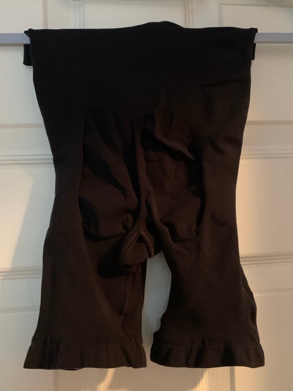 SKIMS SEAMLESS SCULT BUTT
LIFTING SHORTS/ MEDIUM/ ONYX Brand New